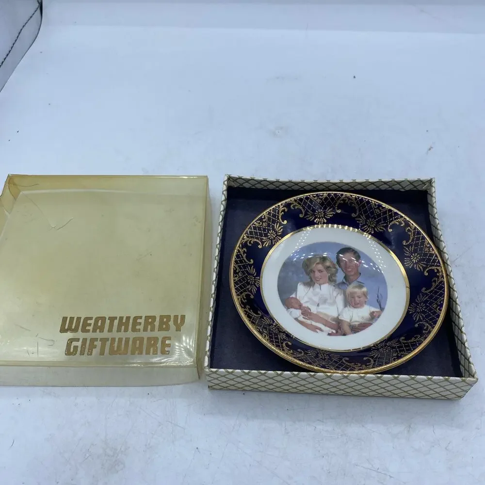 Vintage Weatherby Royal Falcon England Royal Family Series 1984 Pin Dish 4
